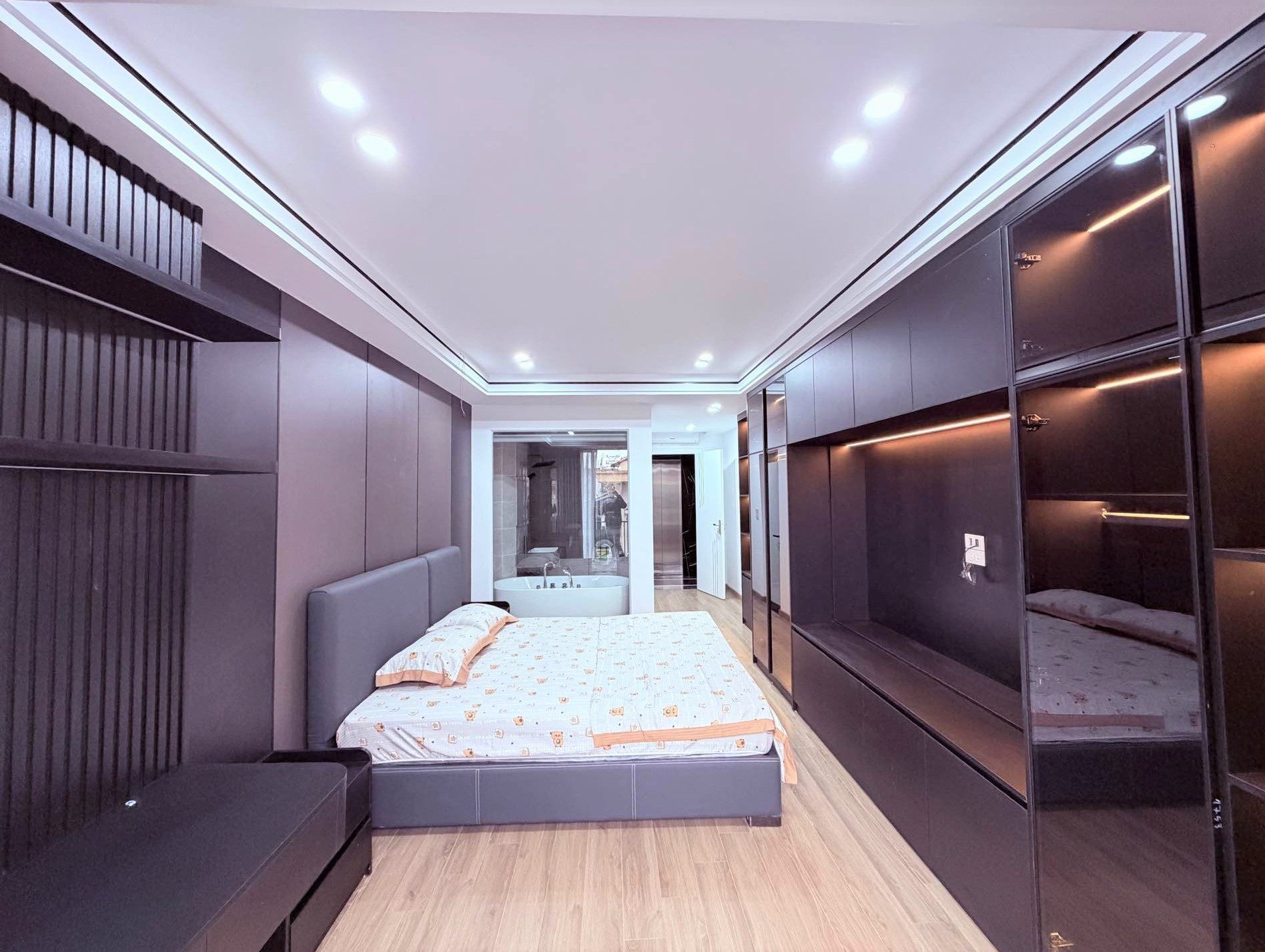 BÁN NHÀ ĐẸP PHÚC ĐỒNG - MỚI KOONG - THANG MÁY - FULL NỘI THẤT Ở LUÔN