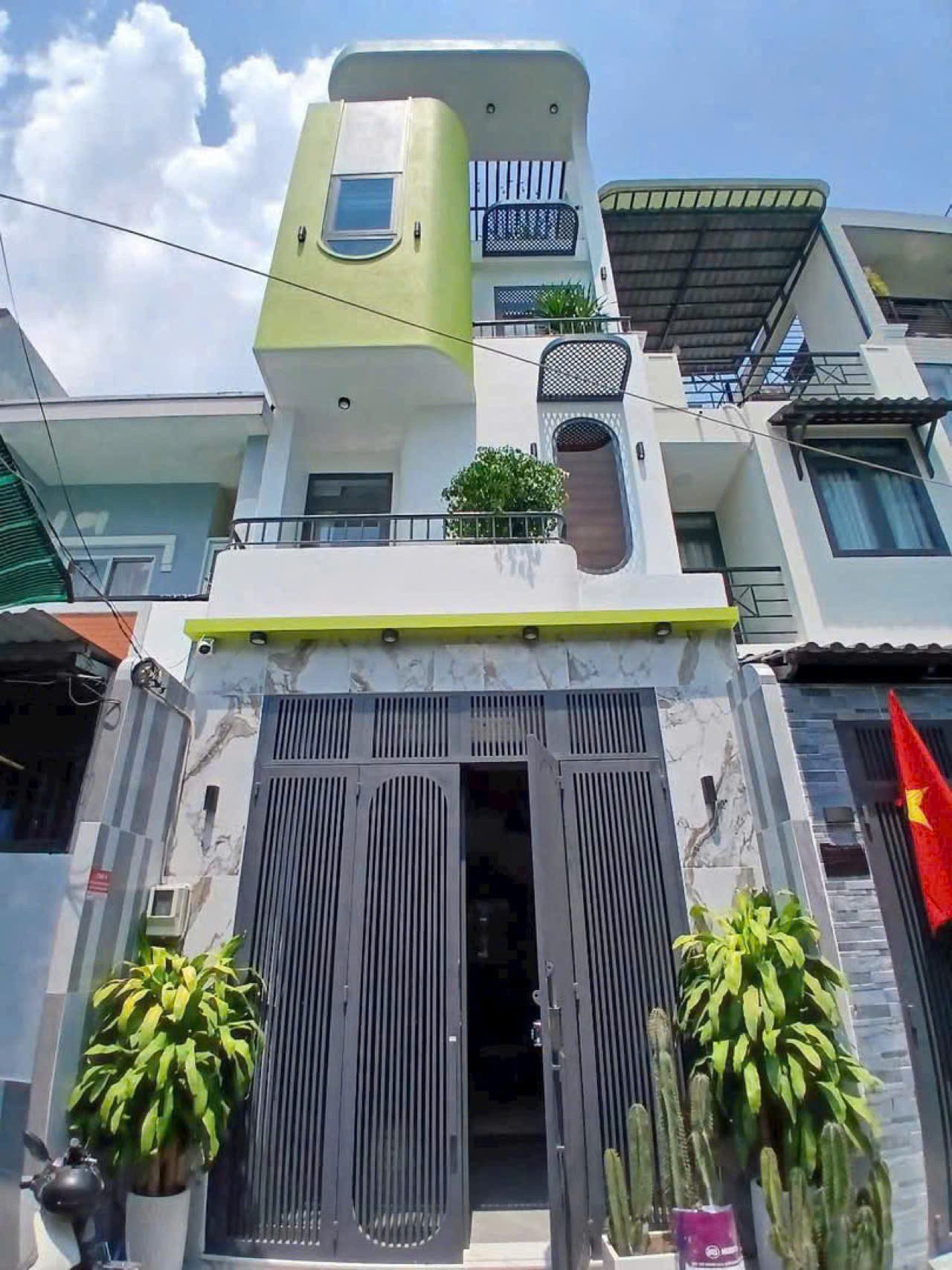 Nhà 60m² hẻm oto Chu Văn An, Bình Thạnh giá 8 tỷ 150. Xây 1 trệt 2 lầu, sổ riêng hoàn công đủ