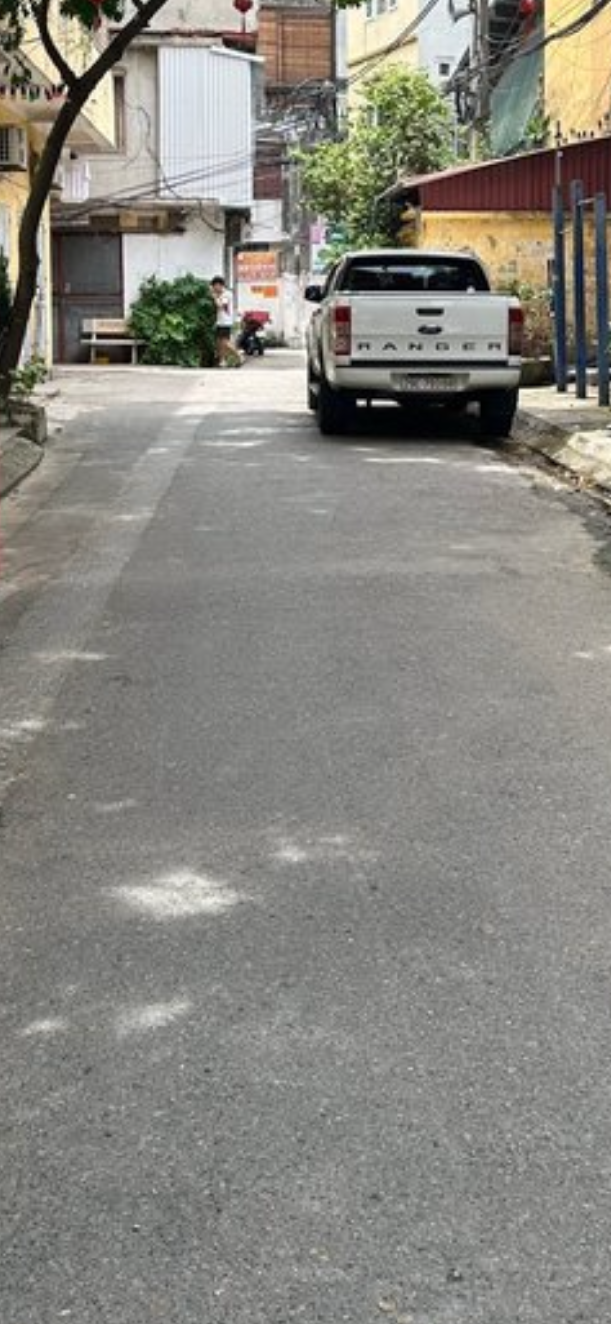 - Khu phân lô Chùa Bộc - Đ. Đa. Ô tô cách 5m. Dân trí cao , an ninh cực tốt.