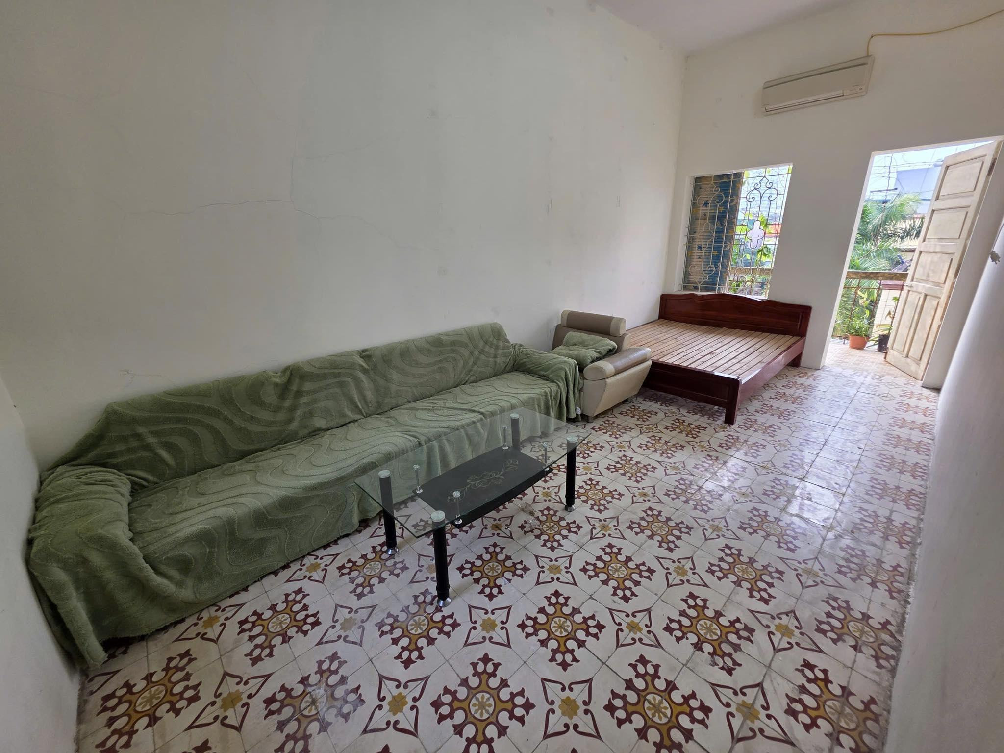 Cho Thuê Căn Hộ TT 80M² 2 Ngủ/ Số 12 Chùa Bộc - Đống Đa/ Giá Thuê 8 Tr
