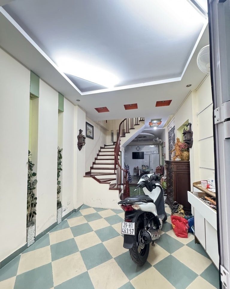Bán Nhà Phố Chùa Láng, 45m, Để Ở Hoặc Cho Thuê Dòng Tiền, Nhà Dân Xây, Giá 12,4 Tỷ
