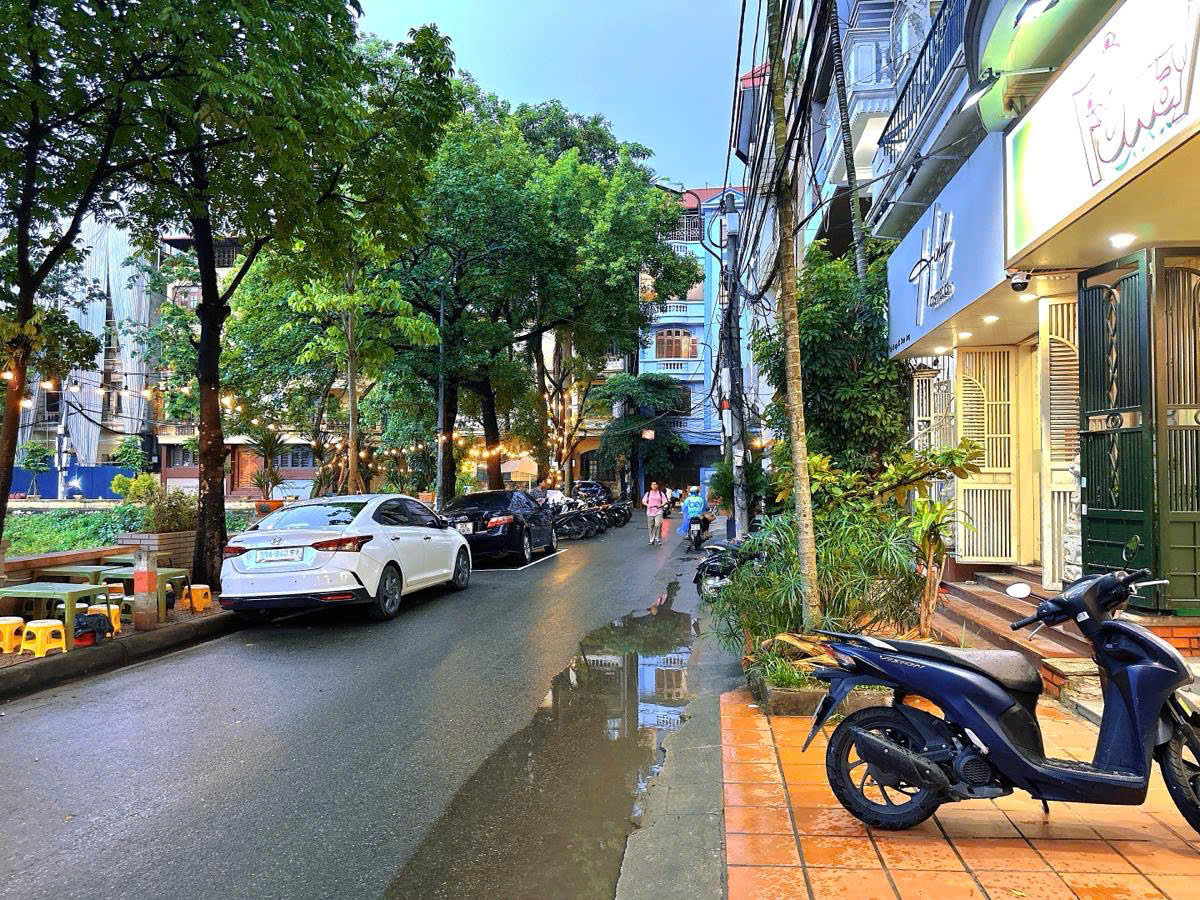 PL CHÙA LÁNG VIEW HỒ - KINH DOANH - Ô TÔ TRÁNH 50m2 5 tầng MT 4.2m Giá 28.8 tỷ