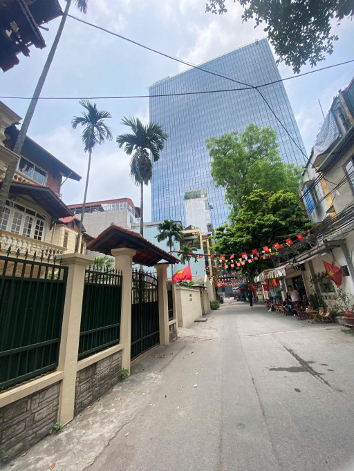 Đường Láng, ngõ thông, vị trí vàng, chiến lược trung tâm kinh doanh, nở hậu