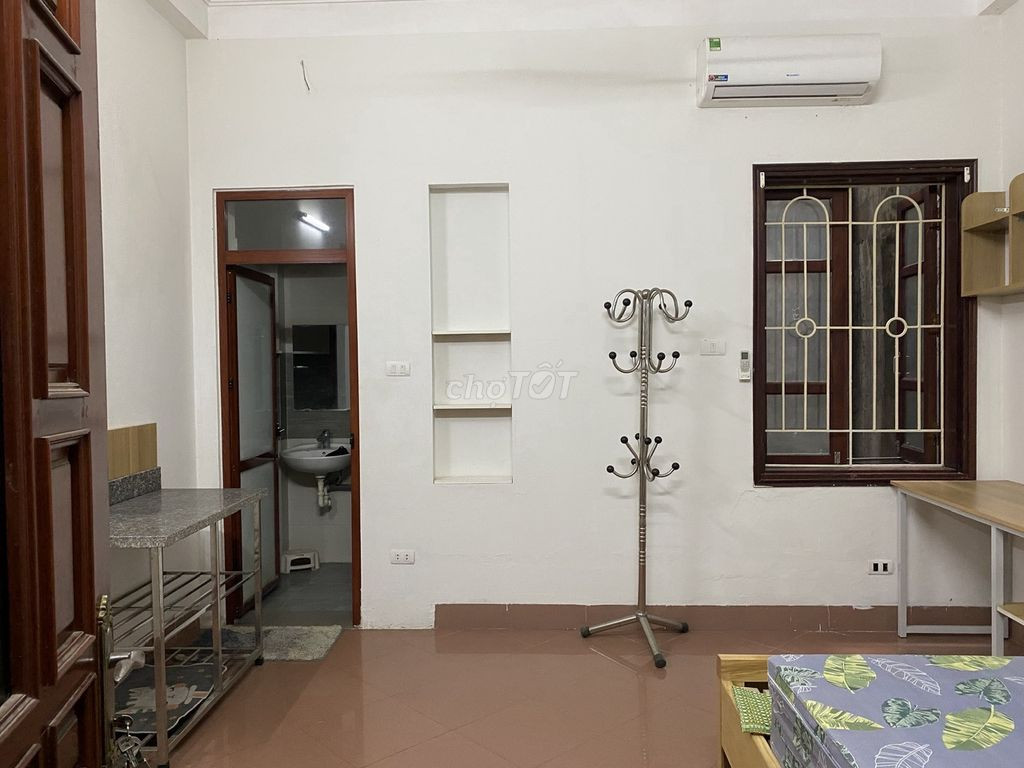 Cho thuê phòng trọ 25-35m² Ngõ 1194 Chùa Láng, Đống Đa
