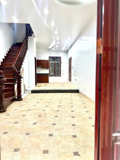 Cho Thuê Nhà Phố Chùa Láng 52M² 5 Tầng 6 Ngủ - Nội Thất CB - Ô Tô Đỗ Cửa - Ở, Kinh Doanh.. Giá Thuê 35tr