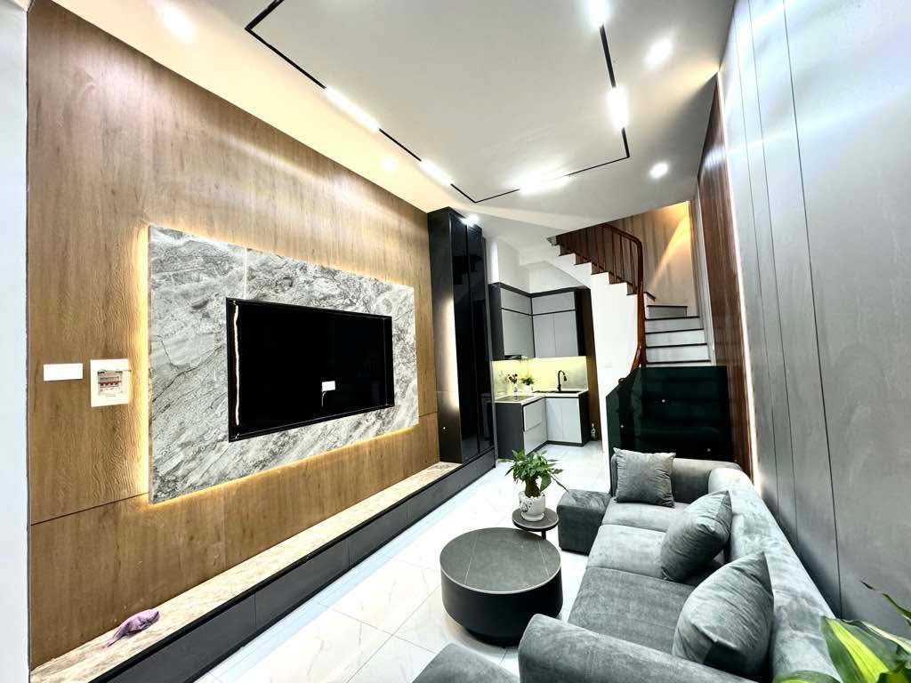 BÁN NHÀ MẶT NGÕ THÔNG, KINH DOANH, Ô TÔ QUA, ĐỐNG ĐA.
DT 30m2, 5 Tầng - GIÁ: 8,15 Tỷ
SỔ ĐỎ VUÔNG ĐẸP.
