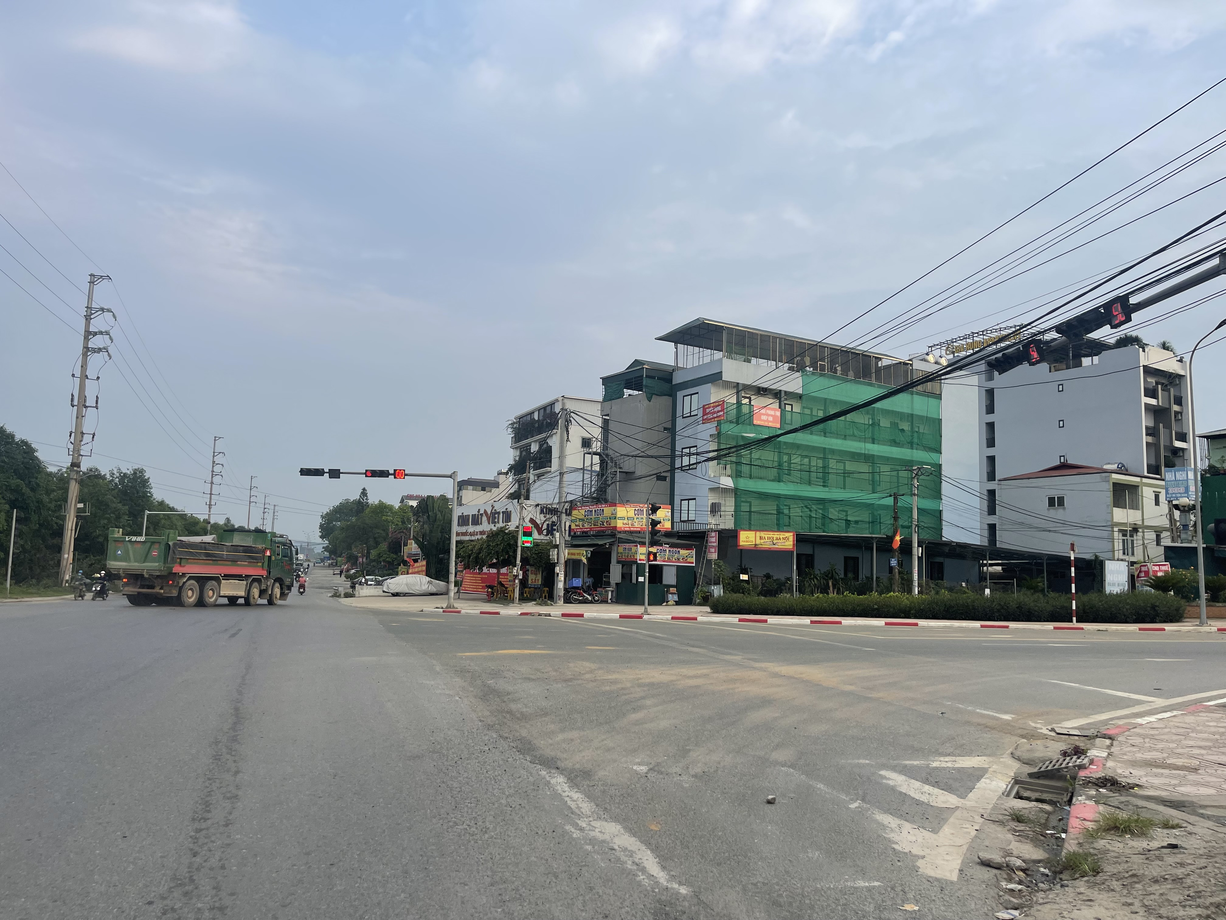 Hàng F0,100m full thổ cư,view Sân Bóng vĩnh viễn,sát Tomodachi Làng Mít,gần CNC Hòa Lạc