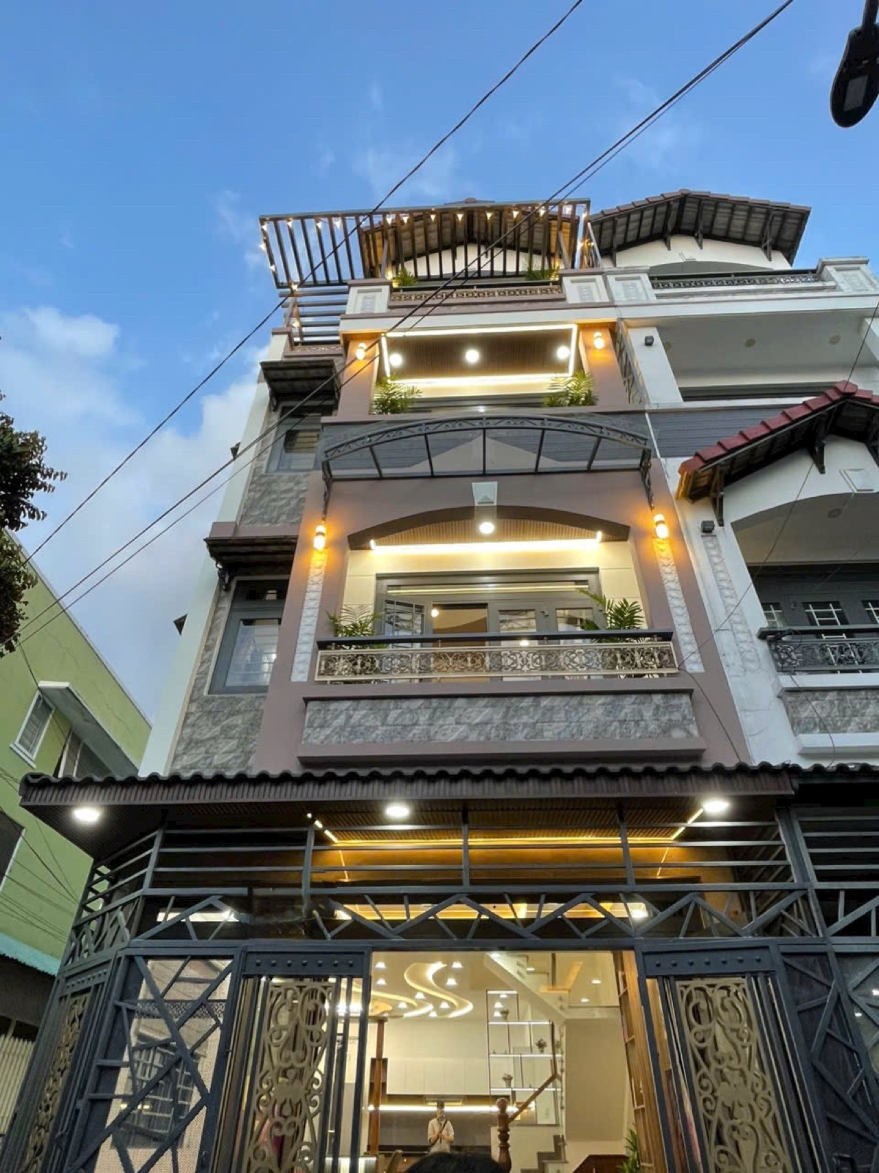 Bán nhà 70m2 đường Cô Giang, Q1 xây 4 tầng. Hẻm 6m gần chợ Nga. Cho thuê 25 triệu/tháng