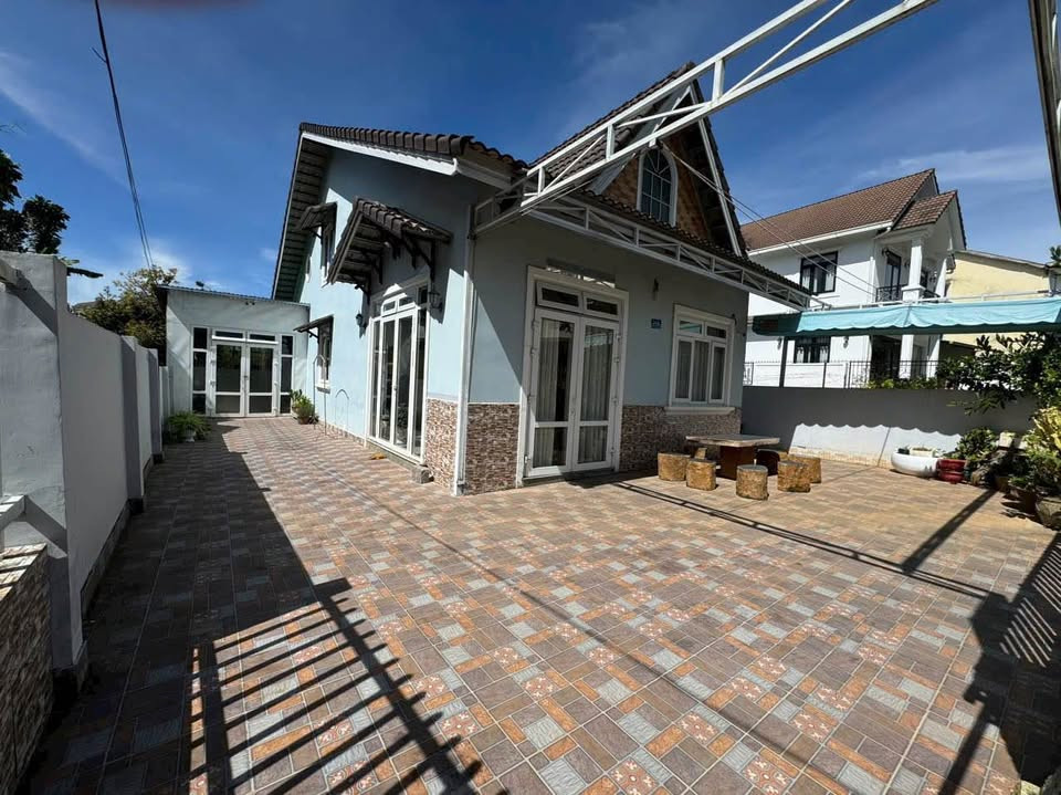 Bán Đất tặng Căn Nhà như hình đường Cô Giang, Phường 9, Đà Lạt 235m2