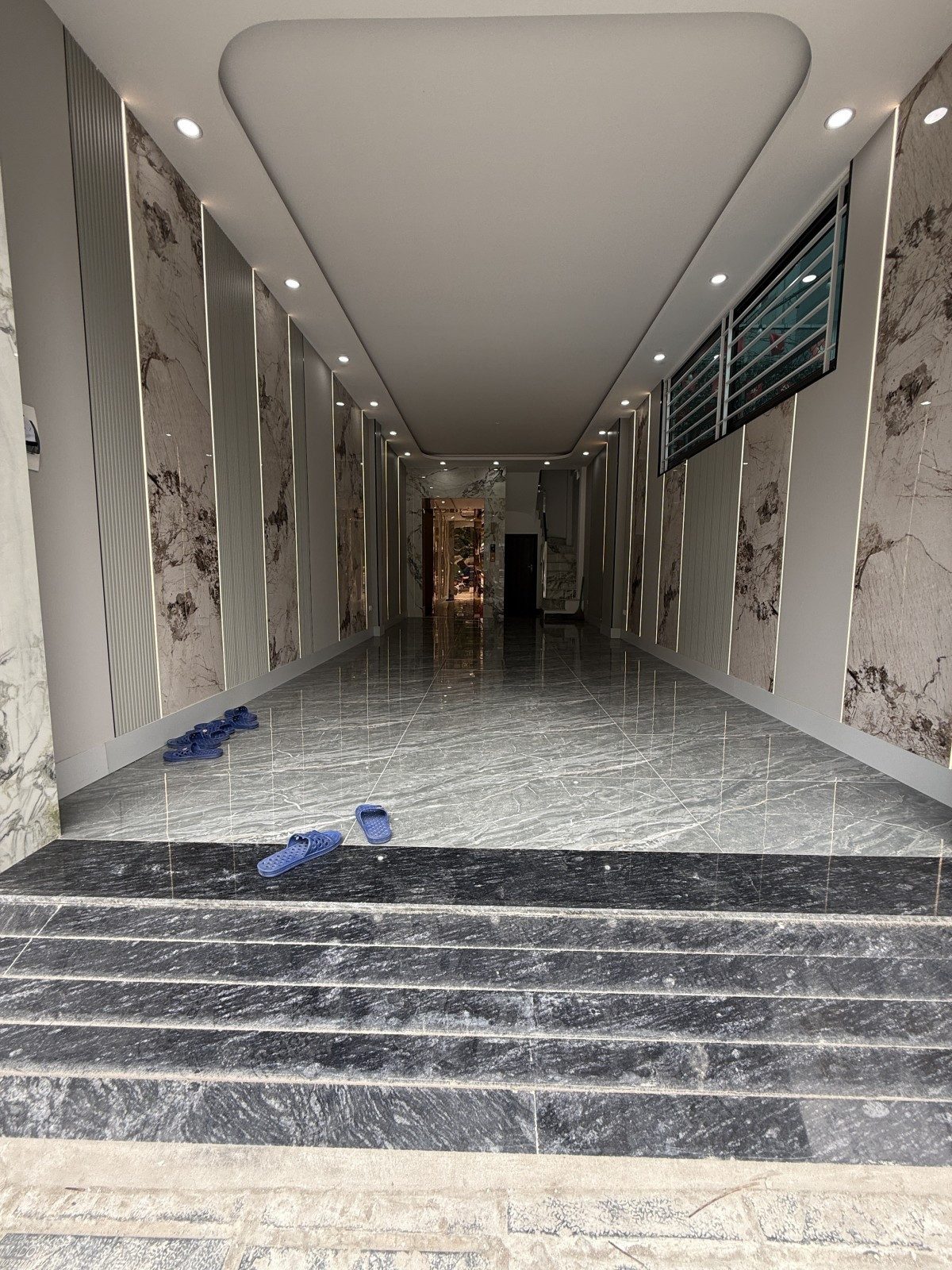 Bán nhà Cổ Linh 40m² full thổ cư ngang 3.8m giá 19.3 tỷ tại Đường Cổ Linh Phường Long Biên (MUA/BÁN BĐS nhắn tin Zalo 0862299066)