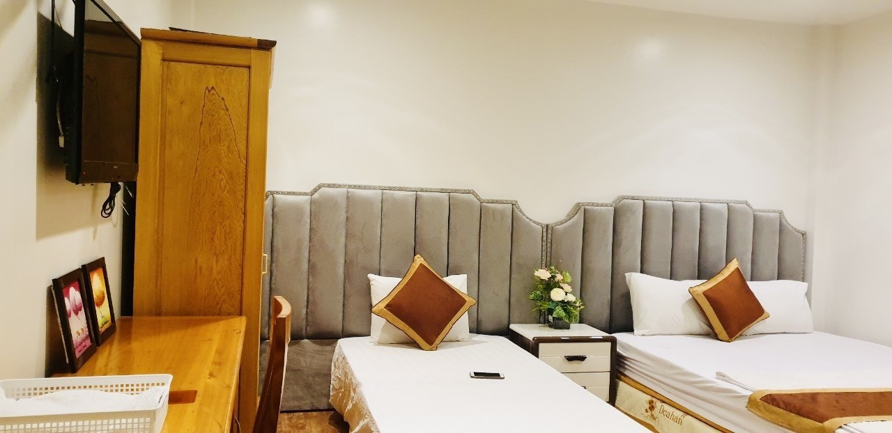 Bán nhà Mặt phố Cổ Linh (Long Biên) 82m, 8 tầng, mt 5.2m, giá 29.9 tỷ
