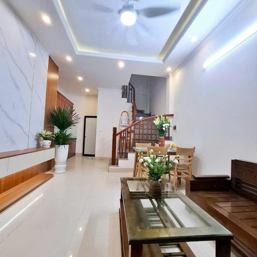 Cổ Linh - Đối diện Aeon Mall - Nhà cực thoáng - chỉ 6.4 t.ỷ