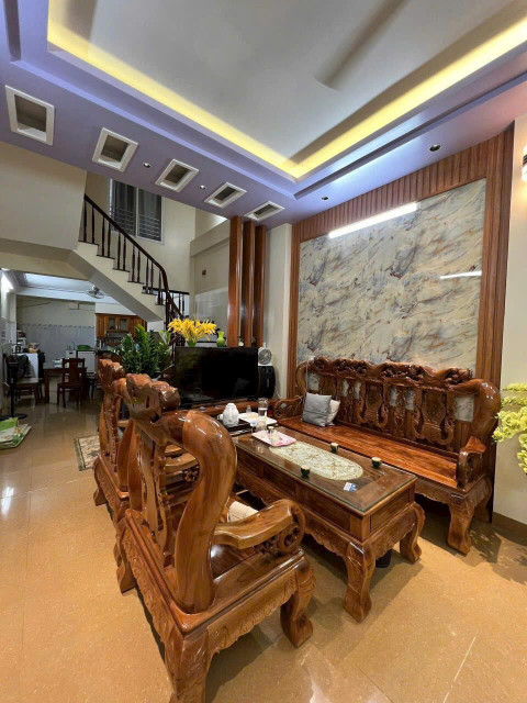 Nhà phố Cổ Linh - Dân xây - Ô tô - Mặt tiền khủng 6m - 7.9 tỷ