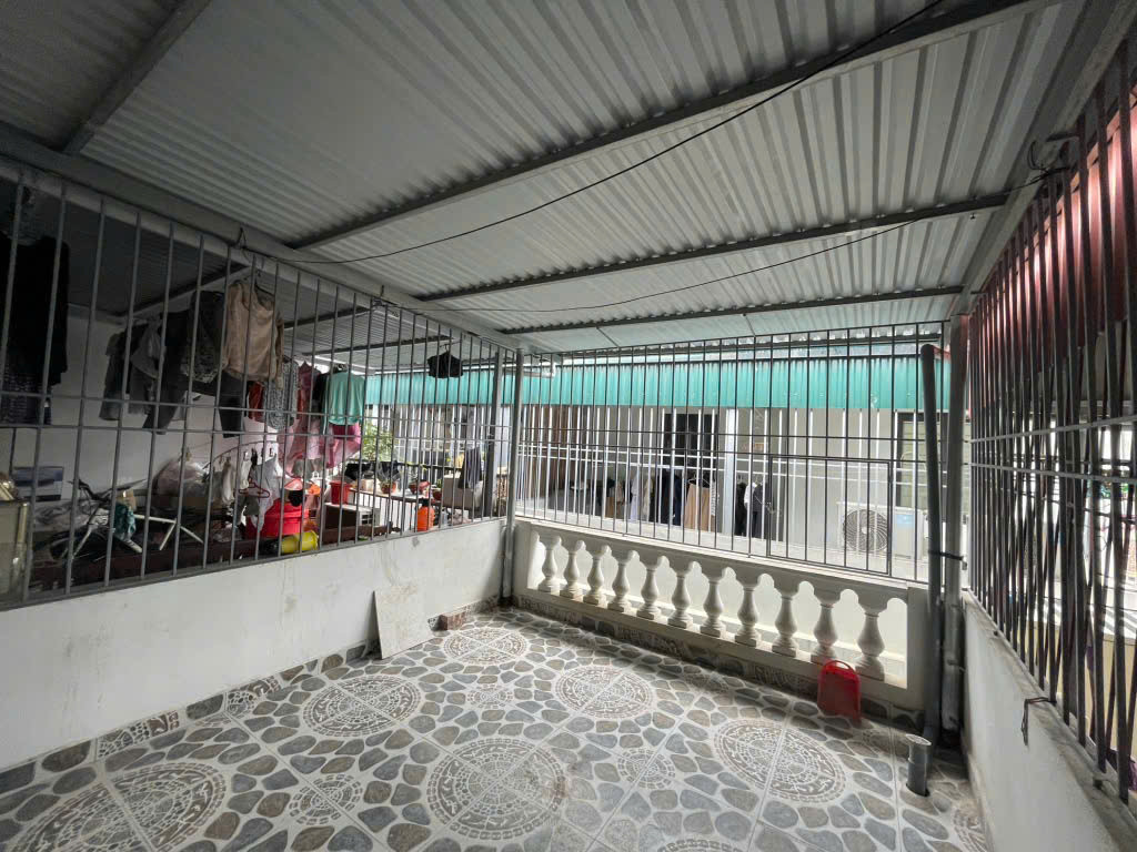 Nhà 5 Tầng Aeon Long Biên – Ngay Mặt Ngõ Phố Trạm Cách 15m – 5.x tỷ