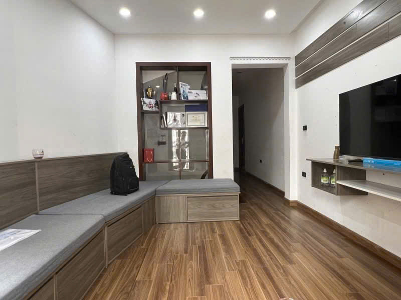 45m2 x 4 tầng Thạch Bàn, Ô Tô Tới Cửa Ngay Trục Chính – 5.x tỷ