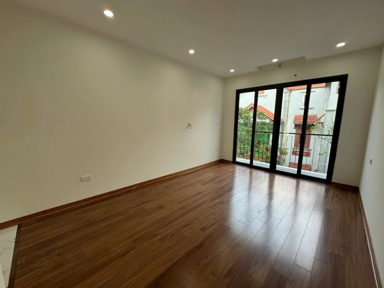 🆙️Nhà 6 Tầng Thang Máy Ô Tô Đỗ Cửa Thạch Bàn – Cổ Linh