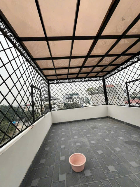 Nhà 40m2 x 5 Tầng Ngay Bãi Gửi Xe  Ngọc Trì – Thạch Bàn – 5.x tỷ