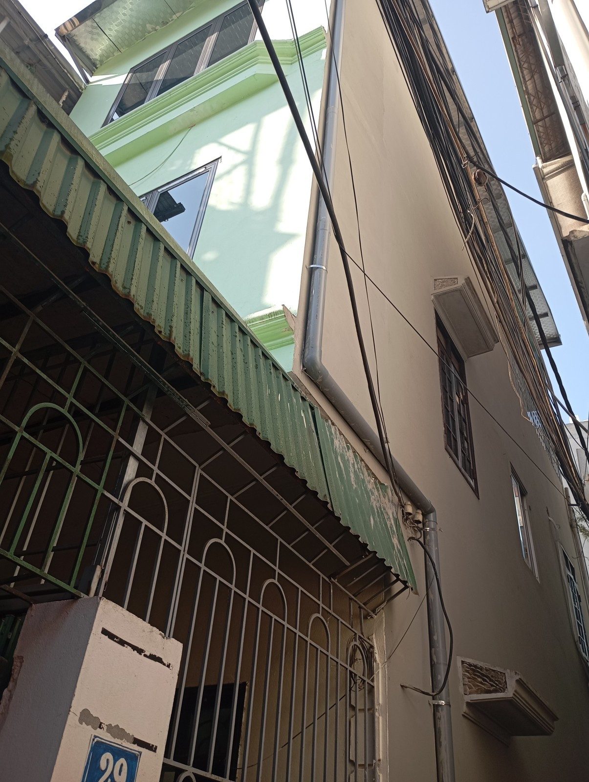 BÁN NHÀ CỔ NHUẾ GẦN PHỐ - LÔ GÓC 2 THOÁNG - 30M RA MẶT PHỐ - MẶT TIỀN RỘNG  - GIÁ 9.5 TỶ.