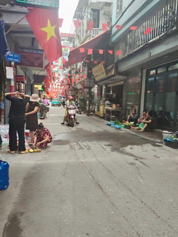 Bán Nhà Lê Văn Hiến Phân Lô. Lô Góc Cạnh ĐH Mỏ. HV Cảnh Sát. DT: 40m 4 Tầng. Giá 7.5 Tỷ