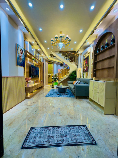 🏡 Hẻm 4m Cộng Hòa chỉ 5.X Tỷ– Tặng Full Nội Thất –  xây 4 tầng 120 sàn, 5PN, HĐT 25tr
