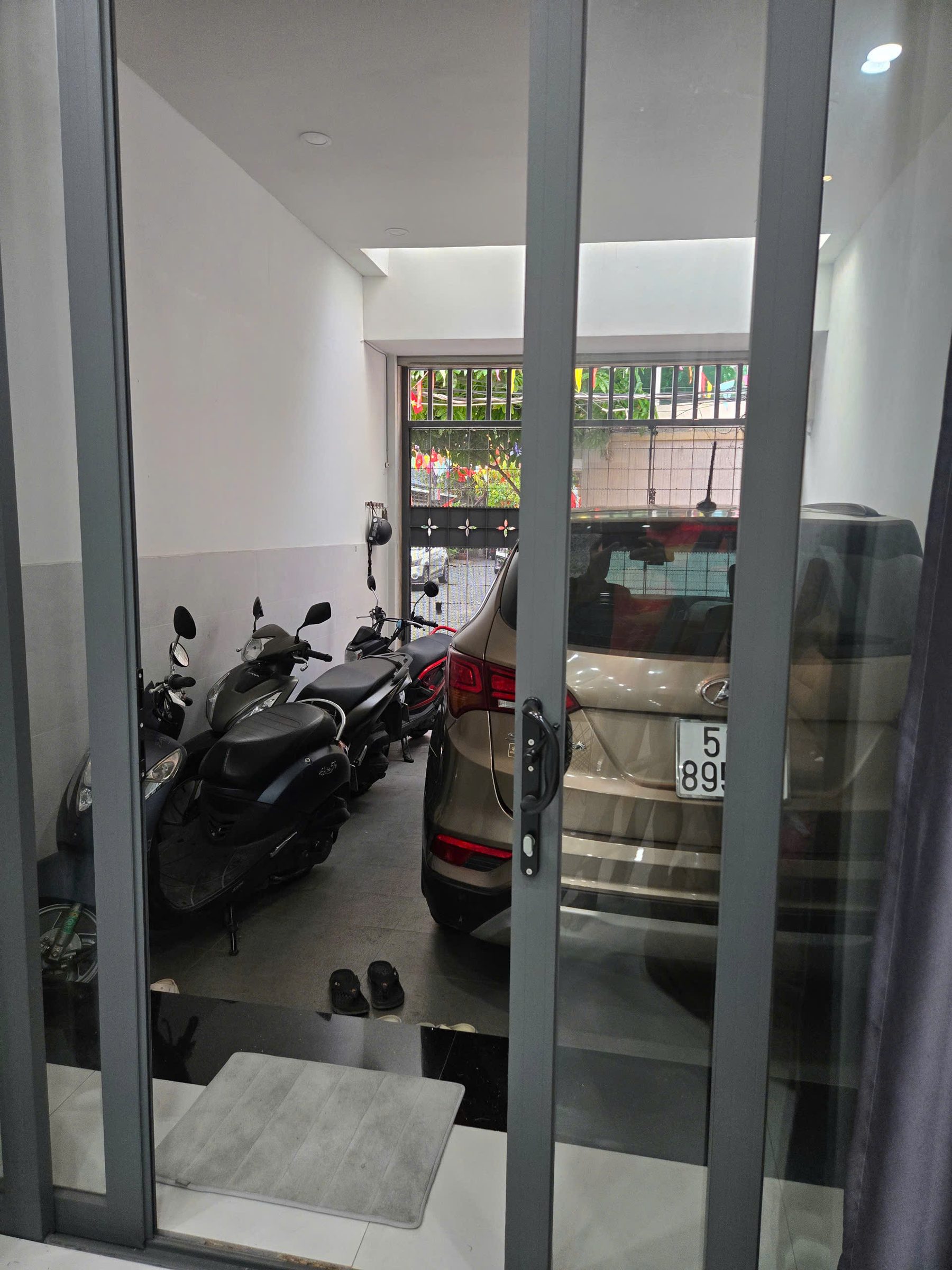 🚨 GIÁ HIẾM 11.8 TỶ – NHÀ 1 TRỆT 3 LẦU GẦN CỘNG HÒA, VÀO Ở NGAY 🚨