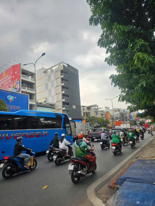 MẶT TIỀN ĐƯỜNG CỘNG HÒA, NGAY ETOWN CỘNG HÒA,  100 M2, Ngang 4,5M Chỉ 11,5 tỷ