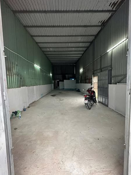 Cho thuê đất nhà xưởng Công nghệ mới Tân Vĩnh Lộc( Vĩnh Lộc B) 326m2( ngang 9m) Điện 3 fa 10tr.