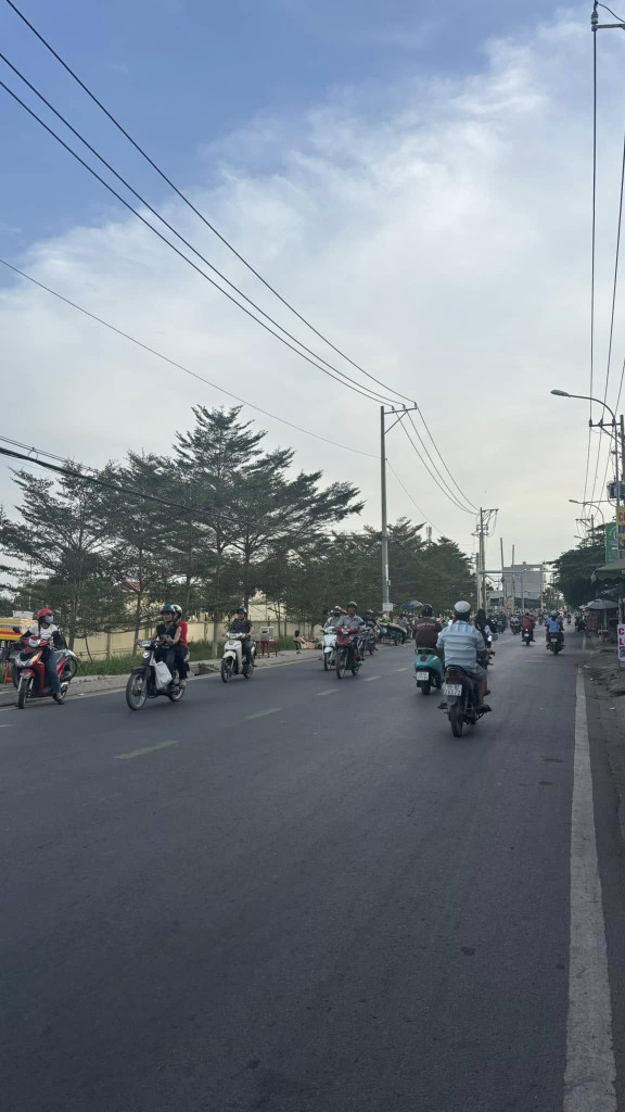 chính chủ bán đất mặt tiền bê tông 8mét đường công nghệ mới vĩnh lộc B