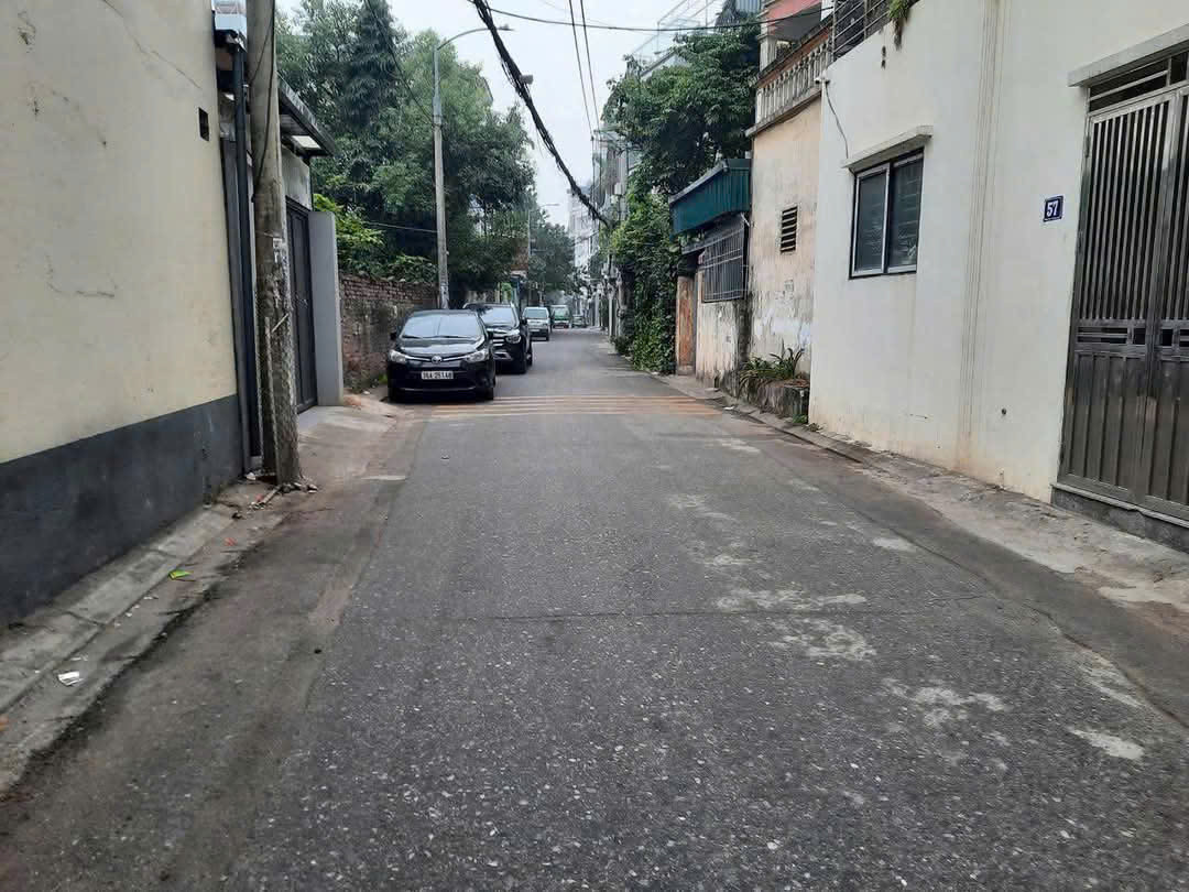 CHỦ GIẢM CHÀO BÁN GẤP ĐÁT GIANG BIÊN LONG BIÊN
NHỈNH  3 TỶ  61 M