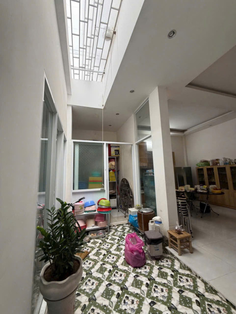 Bán Nhà 1 trệt  1 lầu đường 7m, hai ô tô né nhau tại Vĩnh Hải - Nha Trang Cách 2/4 Chỉ 100m