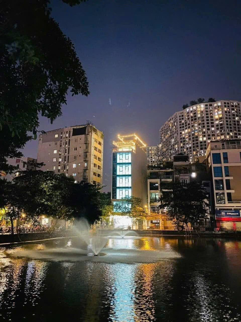 BÁN TÒA VĂN PHÒNG MẶT PHỐ THANH XUÂN, VIEW HỒ 8 TẦNG 100M2 MT5.7, DÒNG TIỀN 70TR/TH, 35.XTỶ