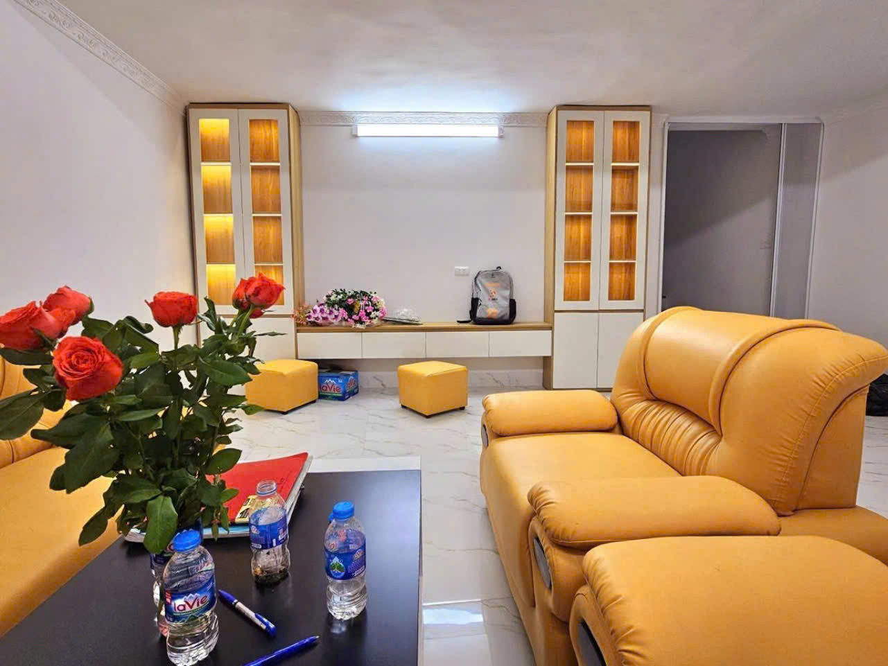 Bán nhhà CỰ LỘC, 35m, 5 tỷ tám, Đẹp, Sang, Thoáng, Sáng, Sát Royal - Em Khang Độc Quyền Bán 0911911021