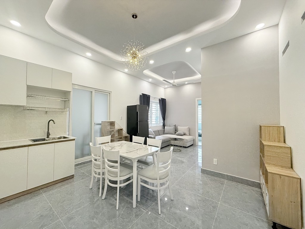 Bán căn hộ cao cấp, 60m2 2PN 2WC, CC Phú Thọ Lữ Gia - ban công 2 mặt thoáng chỉ hơn 3 tỷ.