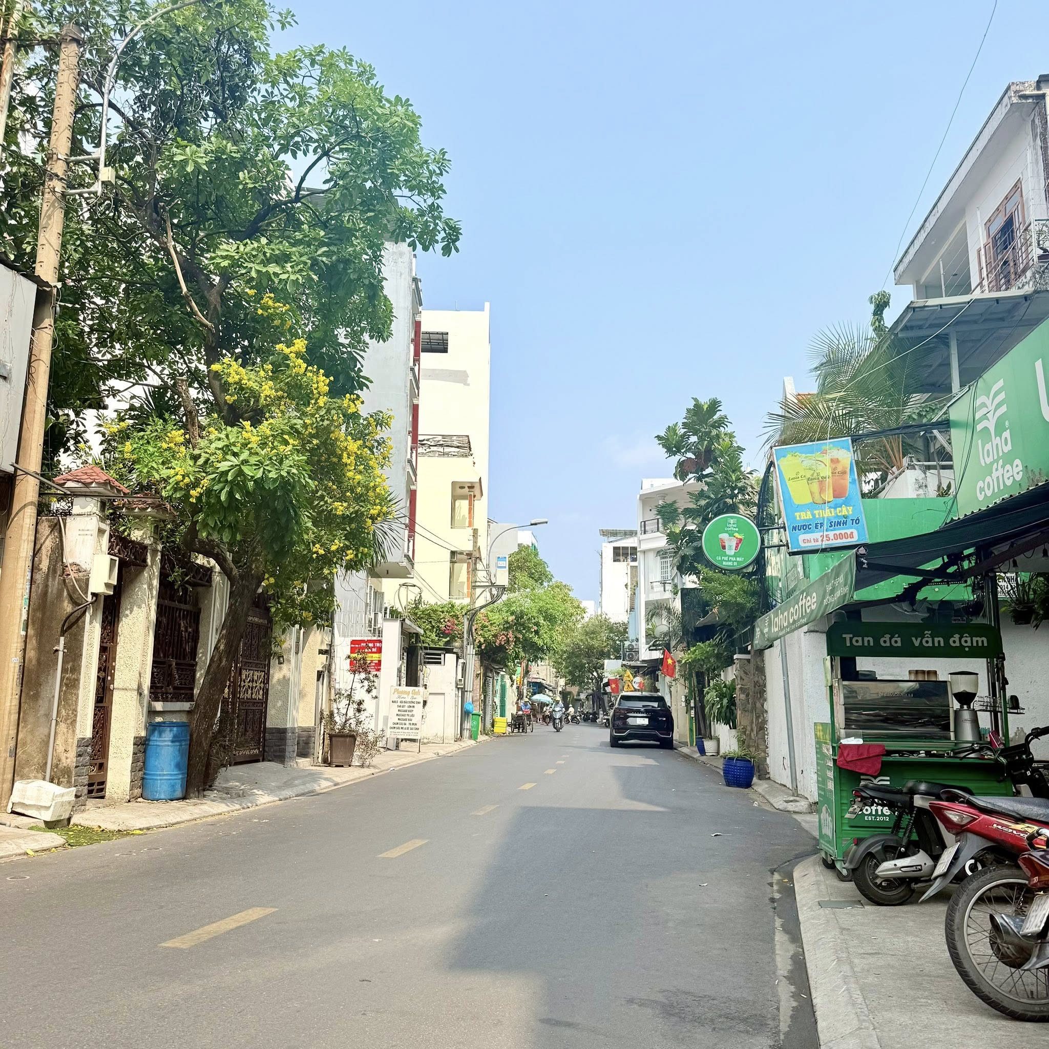 LẠI 1 SIÊU PHẨM CẬP BẾN - 3 bước ra đường Trường Sơn (sân bay TSN) 62m2 (4x16) 2 tầng 3pn, giá bất ngờ.