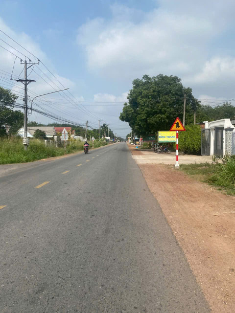 Đất mặt tiền đường nhựa 12m, sổ sẵn