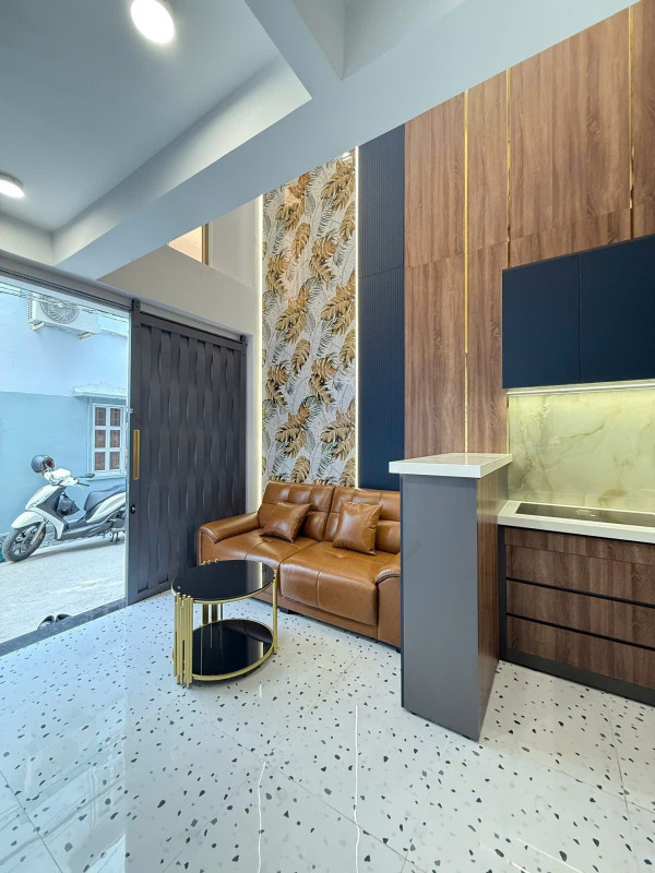 Nhà đẹp ngay Phạm Văn Chiêu, phường 14, Gò Vấp ngang bề thế 5.6m chỉ NHỈNH 4 T.Ỷ