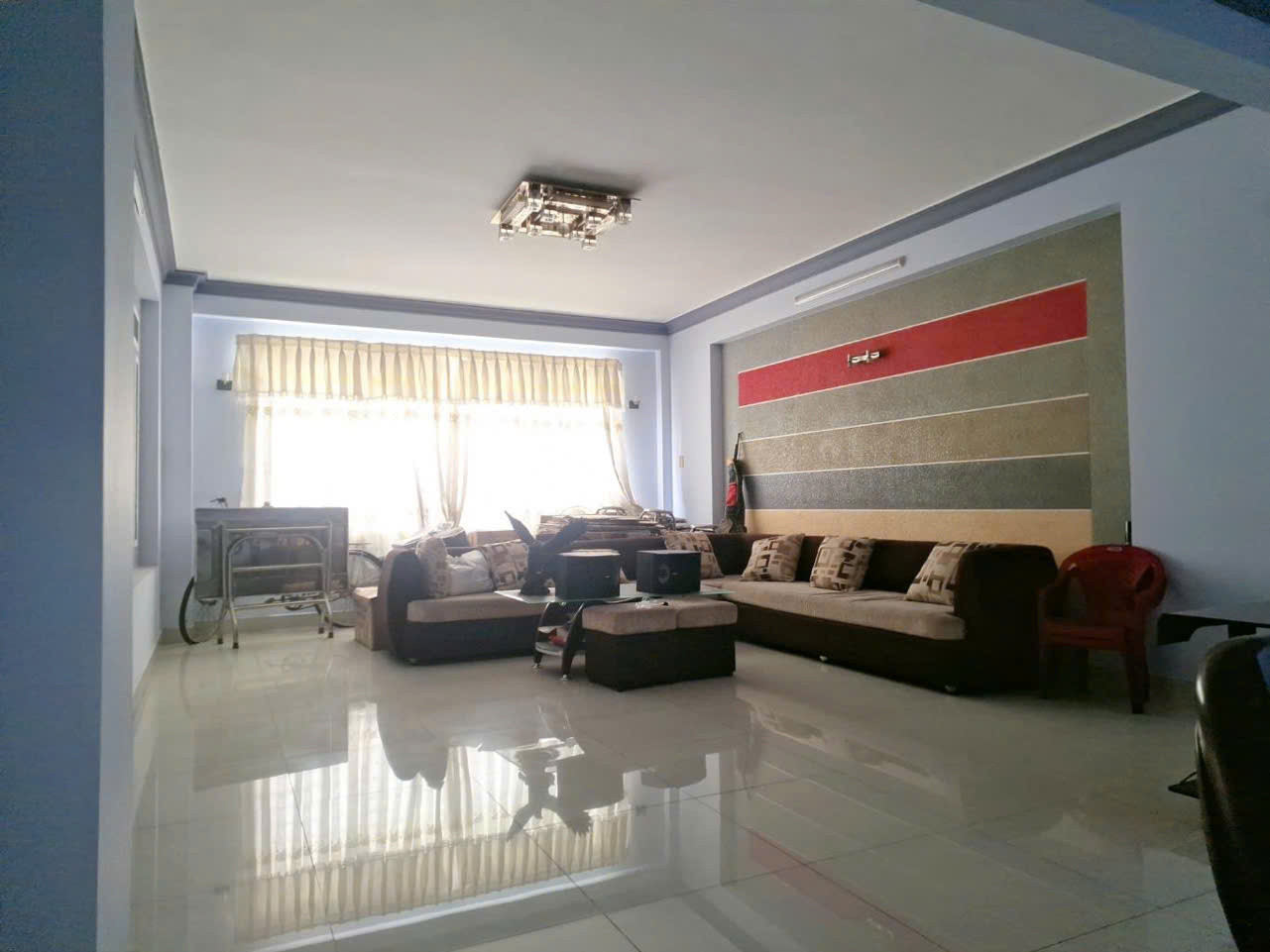 Nhà mặt phố 110m2 - Giá 15.5 tỷ - 4 tầng - 3PN - Đường D1 - Quận 7
