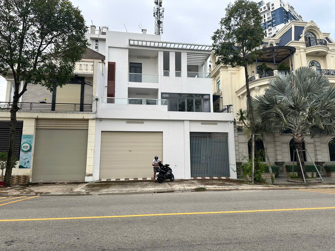 BAN NHÀ – D10 CHÁNH NGHĨA 1 trệt 3 lầu 8 p ngủ