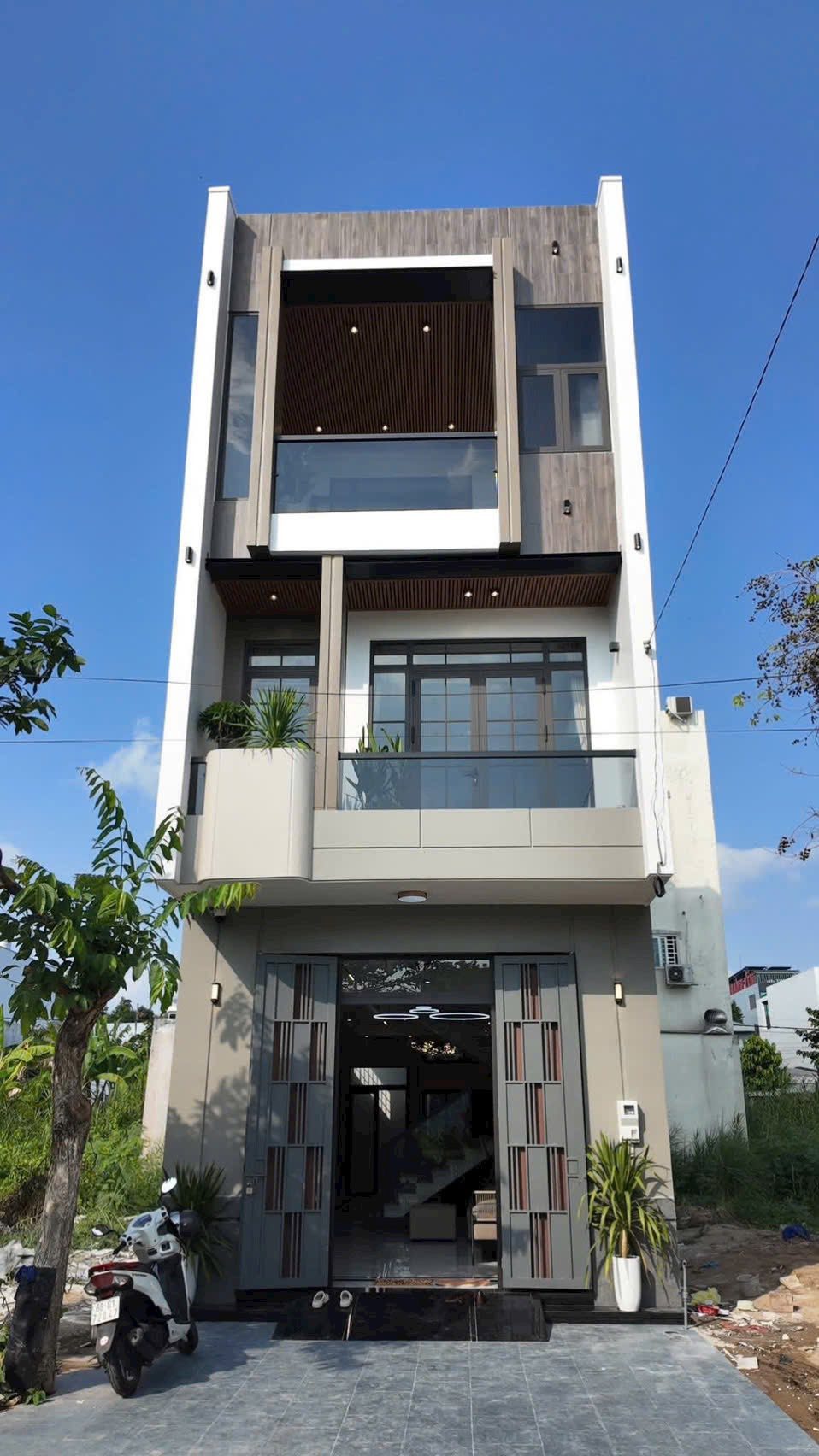 ✅NHÀ 3 TẦNG MỚI FULL NỘI THẤT ĐƯỜNG D14 KDC HỒNG LOAN, CẦN THƠ