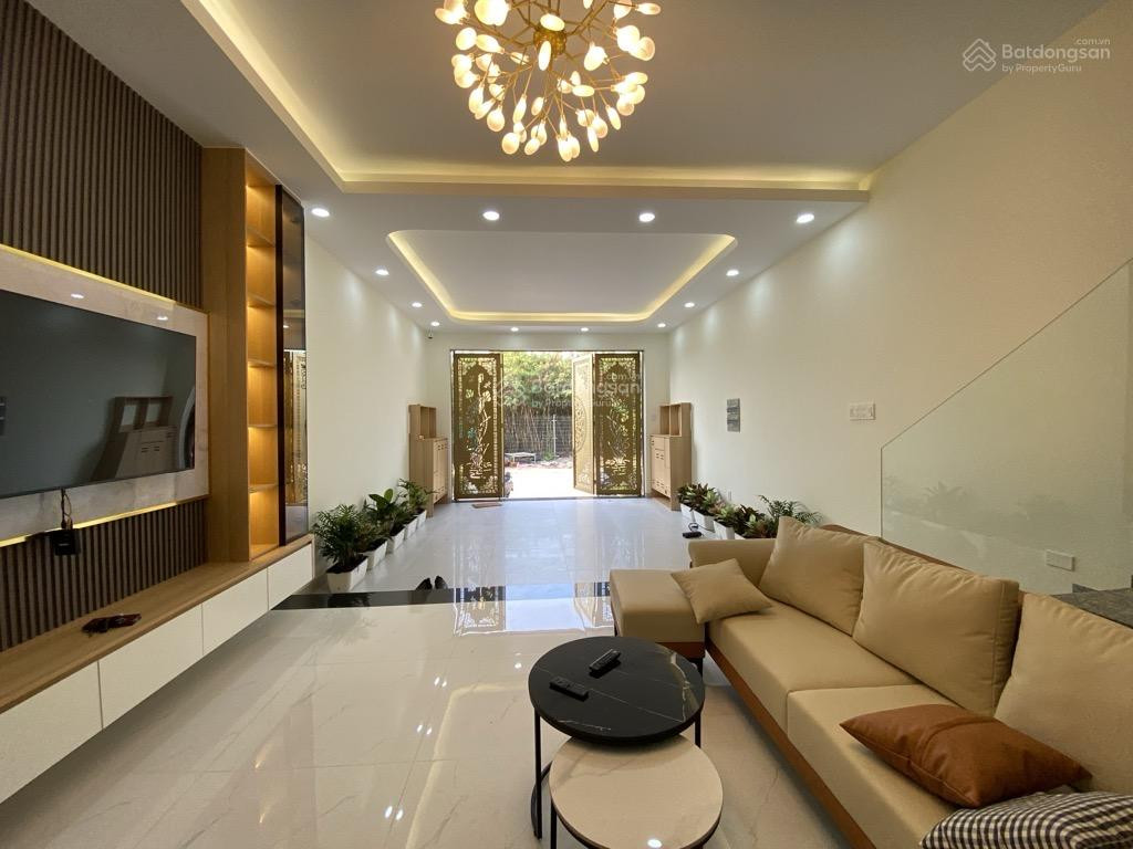 Nhà mới 90m2 - Có thang máy - Đủ nội thất - Giá 14.5 tỷ - Đường D4, Q7