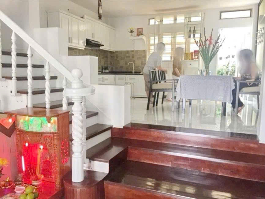 Mặt phố 90m2 - Giá 13 tỷ - 4 tầng - 4PN - Ngang 5m - Đường D4 - Quận 7