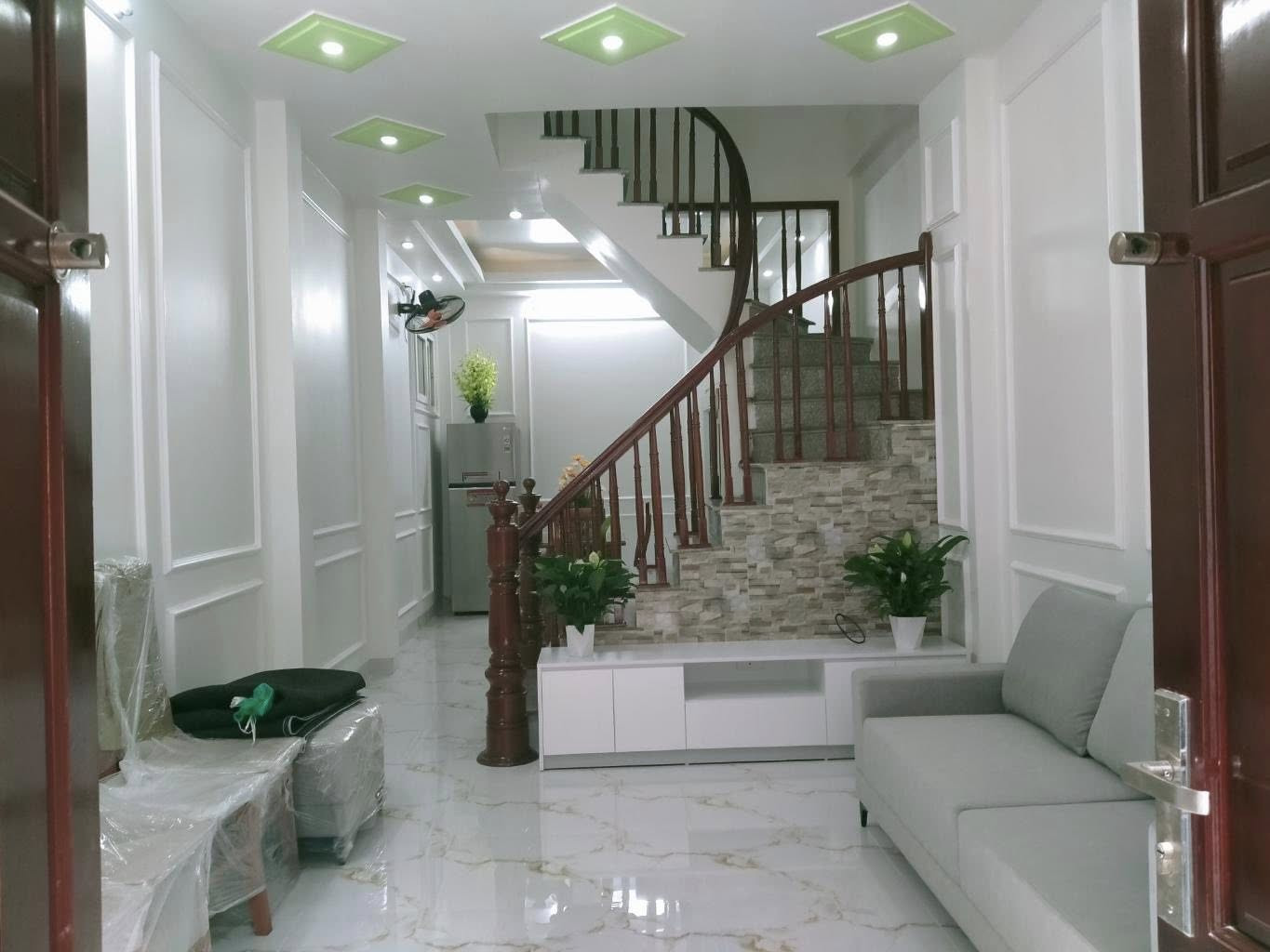BÁN NHÀ 37M-4 TẦNG- PHÂN LÔ Ô BÀN CỜ – CÁCH Ô TÔ TRÁNH 10M- P. KIẾN HƯNG, HÀ ĐÔNG
