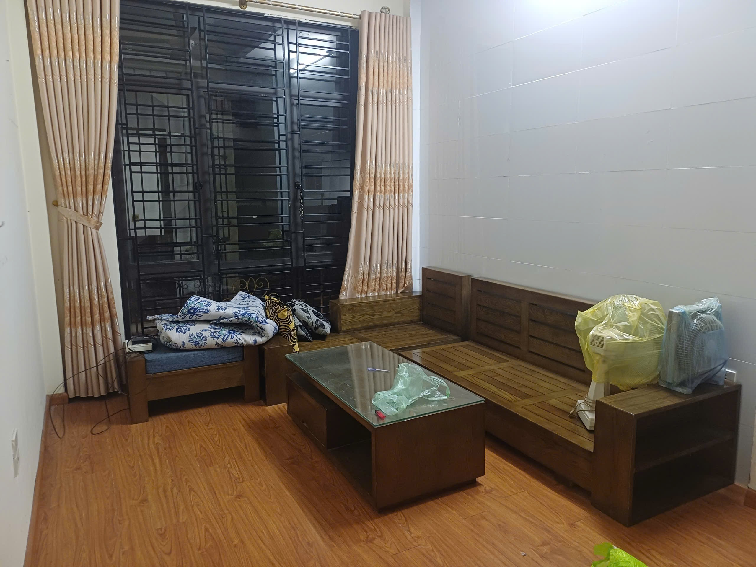 Cho Thuê Nhà Tổ 3 Đa Sỹ - Kiến Hưng - Hà Đông/ 35M²×4 Tầng ×4 Ngủ/ Giá Thuê 9tr/ tháng