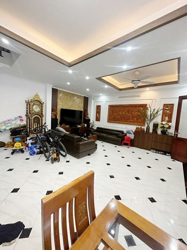 11.5 tỷ | Phố VIP Đại Cồ Việt trước nhà rộng rãi x dân trí cao x cạnh CV Thống Nhất | 53m2 x 5 tầng x dân xây tâm huyết