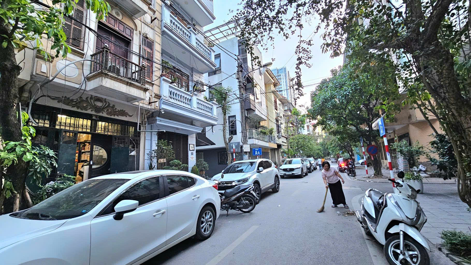 BÁN CỰC GẤP  Đất KĐT Đại Kim 84 mét. Vị trí Đỉnh Cao - KINH DOANH. Giá chỉ 16 tỷ 52