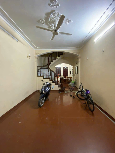 Cho thuê nhà KĐT Đại Kim, 4 tầng x 55m2, 4 ngủ, 3 WC, 3 làn ô tô, ô tô vào nhà, 18 Triệu