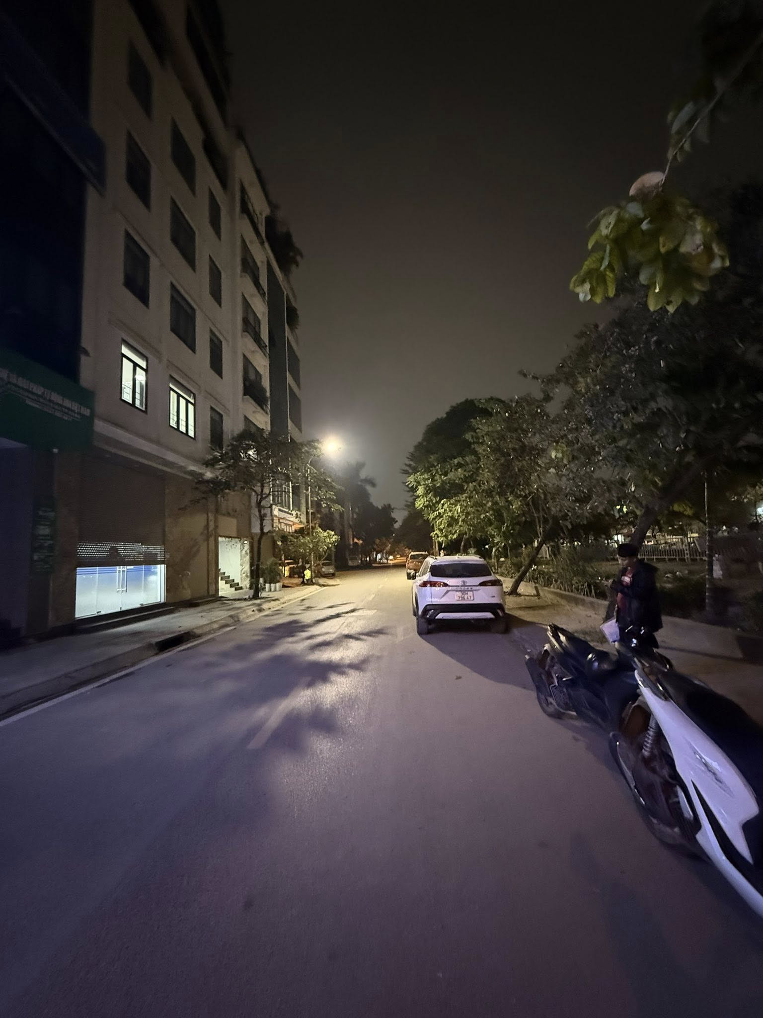 BÁN TÒA NHÀ MẶT ĐƯỜNG ĐẠI KIM. 90M2 - 10 TẦNG. THANG MÁY. KINH DOANH.