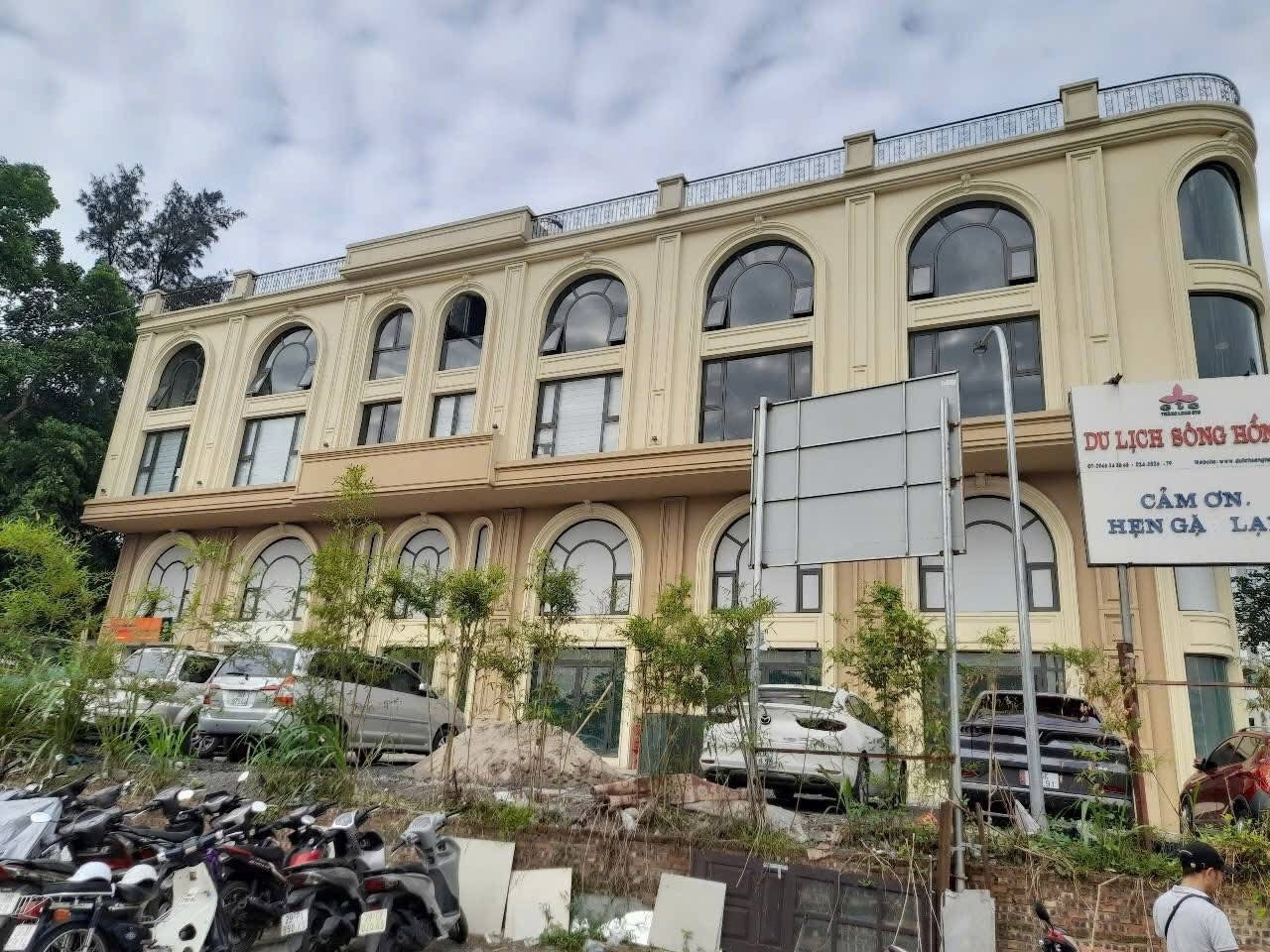 Cho thuê MBKD Tầng 3 Mặt Phố Chương Dương Độ, Hoàn Kiếm, 390m2, 60 Triệu