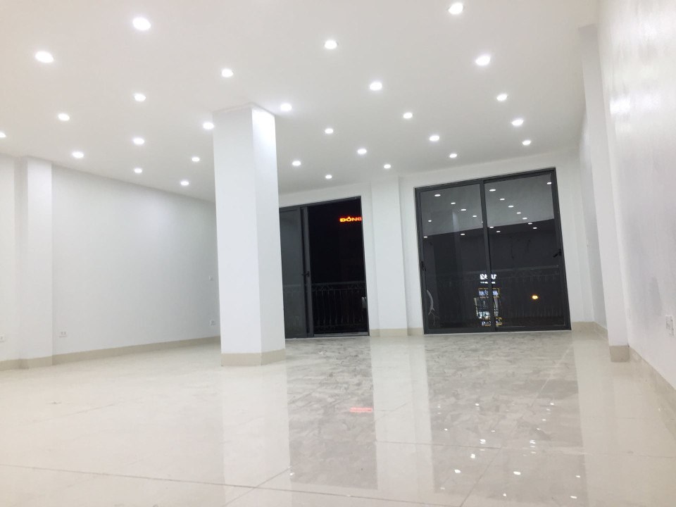 🏢 Chính Chủ Cho Thuê Nhà Mặt Phố Ngã Tư Đại La, Hà Nội – Vị Trí Vàng, Kinh Doanh Đắc Lợi 🚦