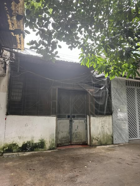 BÁN NHÀ ĐẠI LINH NAM TỪ LIÊM 121m 2,8 TỶ C4 MT 4m. NGÕ THÔNG RỘNG, Ô TÔ TẢI ĐỖ CỬA